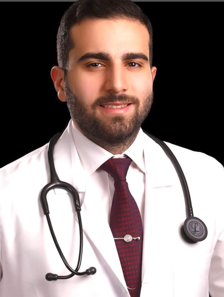 جوهرة العرب   تهنئ معالي مالك حداد بتخرج نجله مراد من كلية الطب