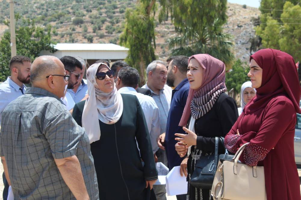 لإقامة مصنع للمخللات  بلدية الشفا في عجلون تسلم موقع الأرض لشركة الولاء للإعاشة.