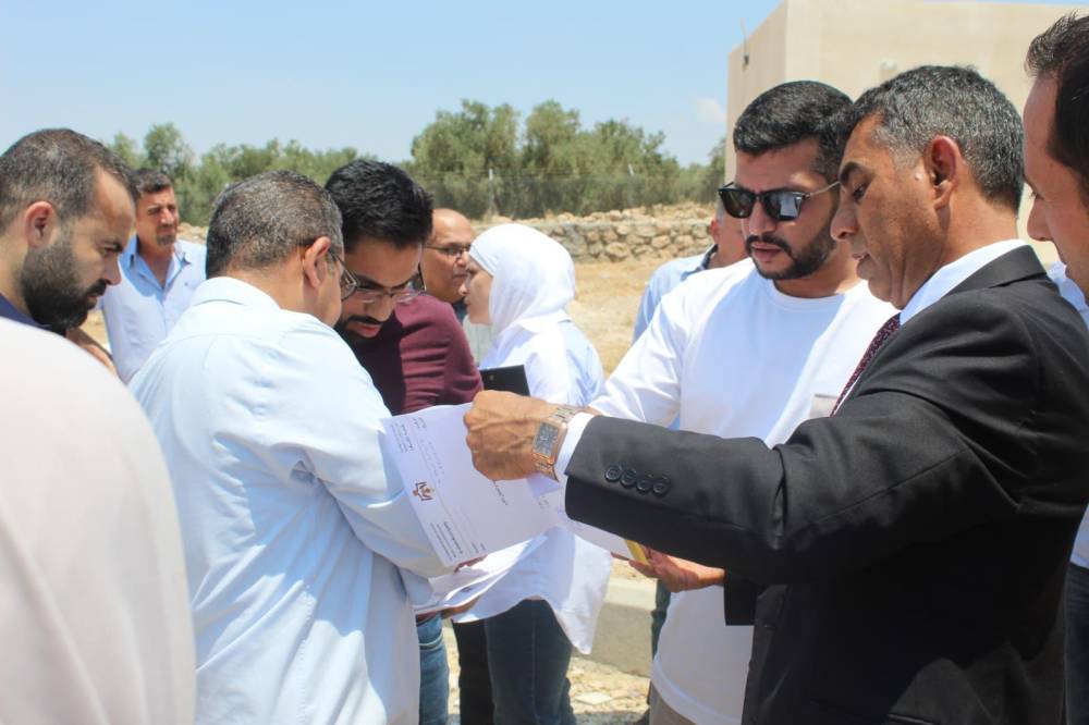 لإقامة مصنع للمخللات  بلدية الشفا في عجلون تسلم موقع الأرض لشركة الولاء للإعاشة.