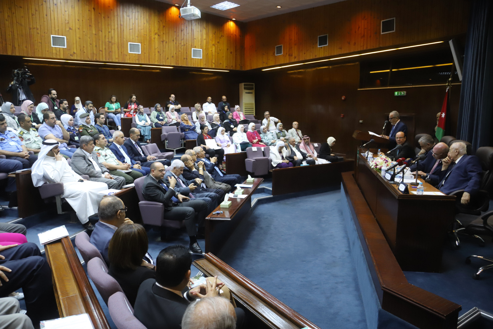 أ.د. حمدان بمؤتمر الذكاء الاصطناعي في الاردنية : الذكاء الاصطناعي يشكل تحولا ثوريًّا لتحسين الجودة والفعالية التعليمية