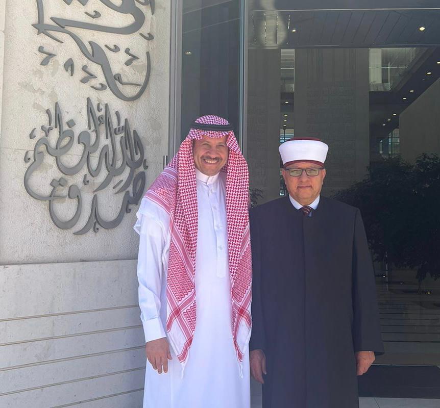 استقبل سفير خادم الحرمين الشريفين لدى الأردن معالي وزير الأوقاف الفلسطيني حاتم البكري، والوفد المرافق له.