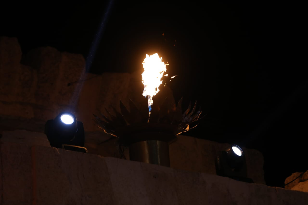 الخصاونة يوقد شعلة مهرجان جرش 37