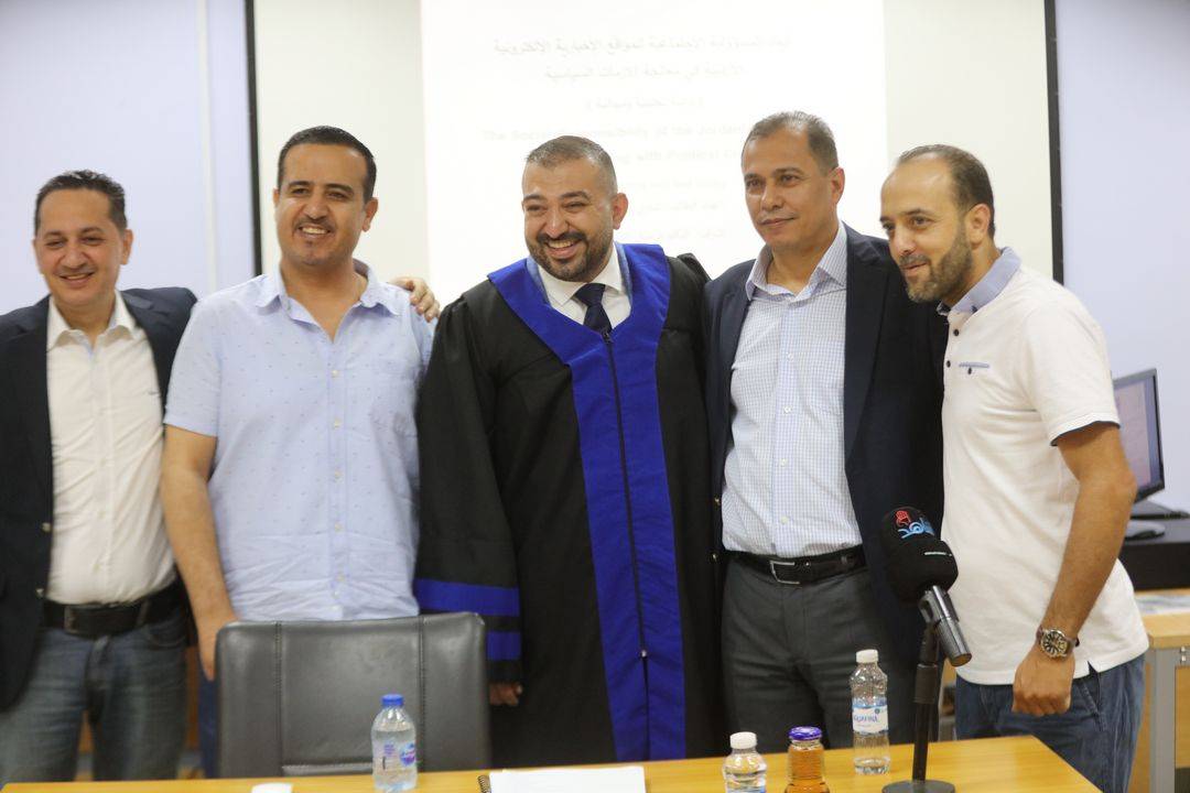 تهنئة للزميل شادي سمحان بمناسبة حصوله على درجة الماجستير في الاعلام 