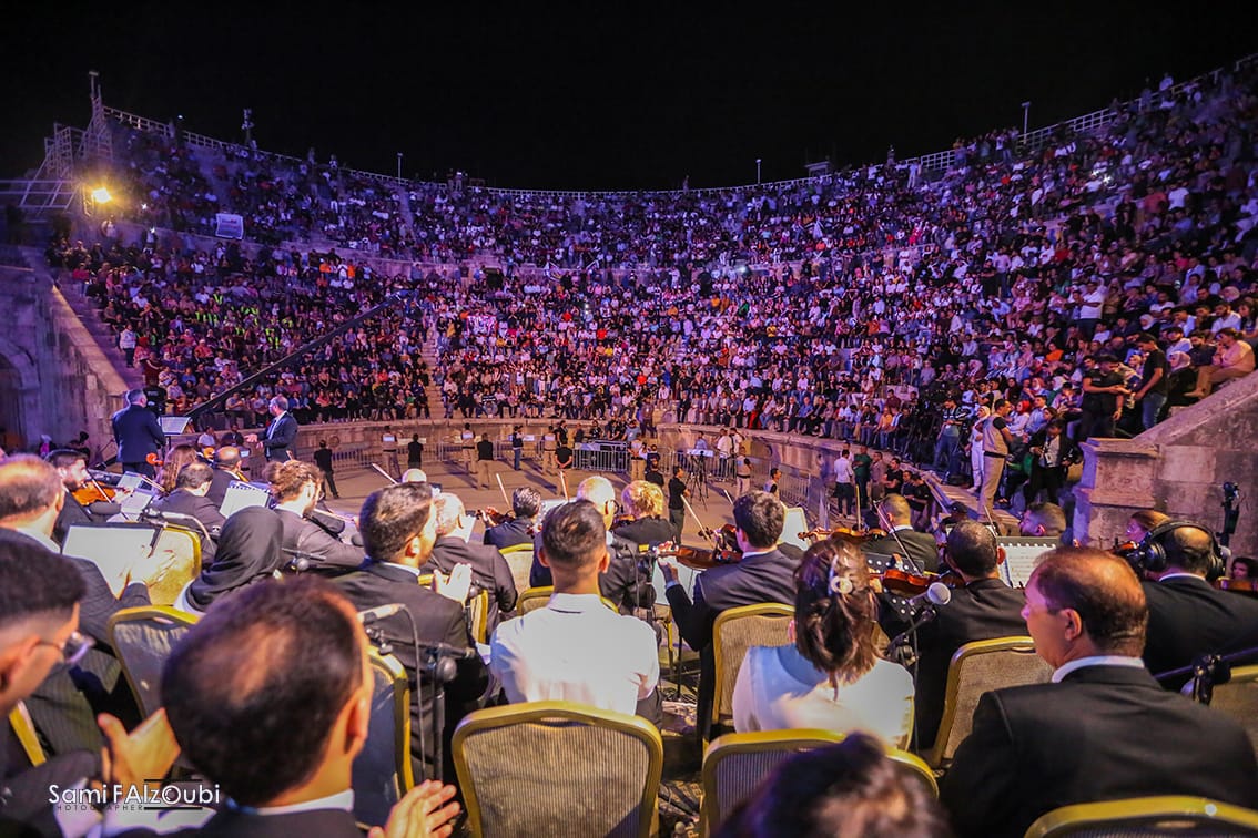 العبد اللات يراقص مدرجات الجنوبي في اليوم الثاني من مهرجان جرش 