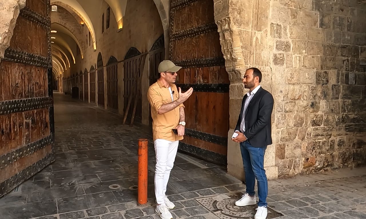 لقاء مميز للاعلامي محمد حاج علي في تلفزيون ltv مع الموسيقار نهاد نجار خلال زيارة له إلى مدينة حلب