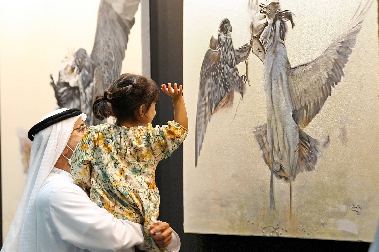 معرض أبوظبي الدولي للصيد والفروسية يُطلق أوّل مزاد للفنون خلال فعالياته 