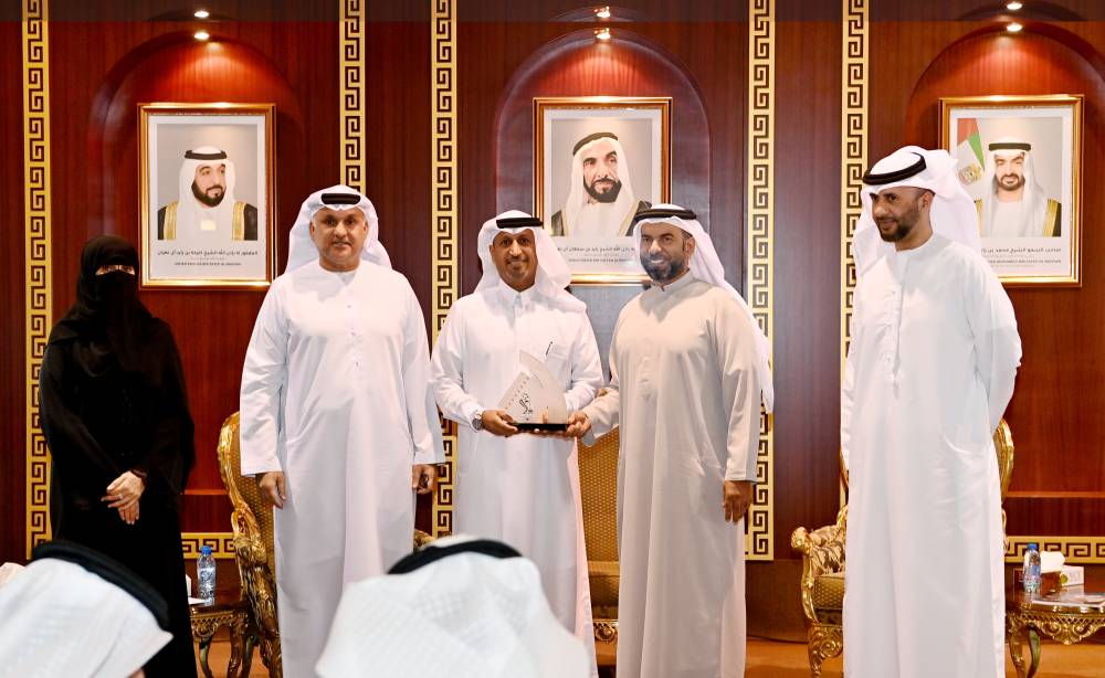 تراث الإمارات ينظم ندوة عن نشأة الجهاز الحكومي بأبوظبي