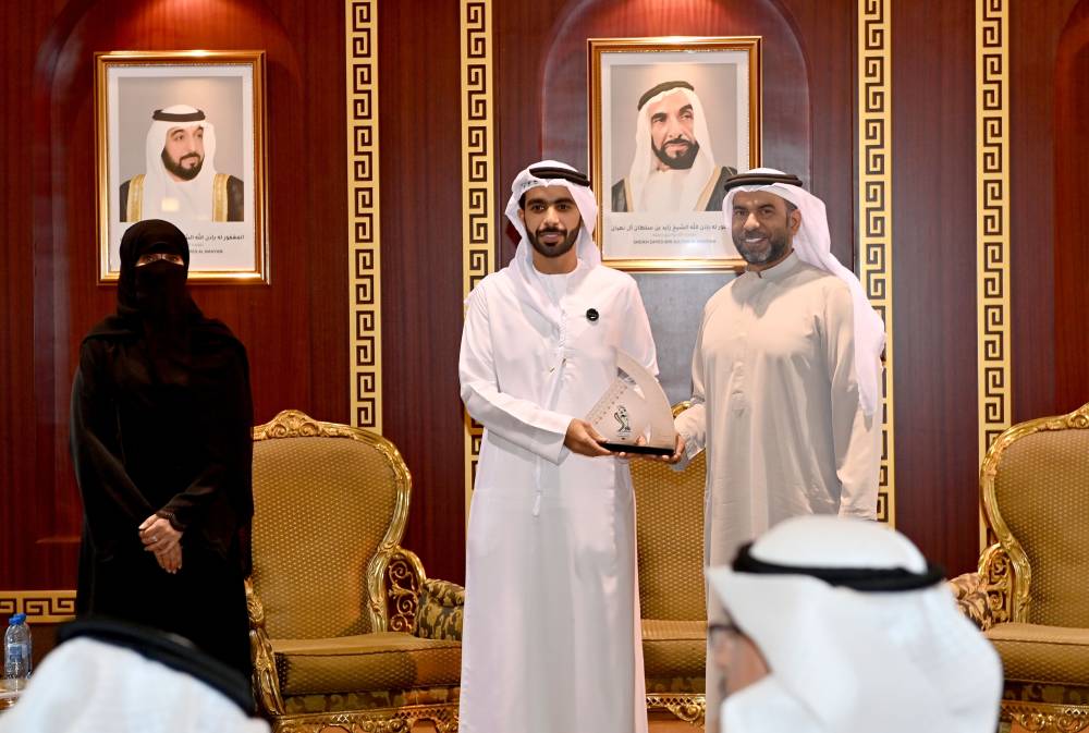 تراث الإمارات ينظم ندوة عن نشأة الجهاز الحكومي بأبوظبي