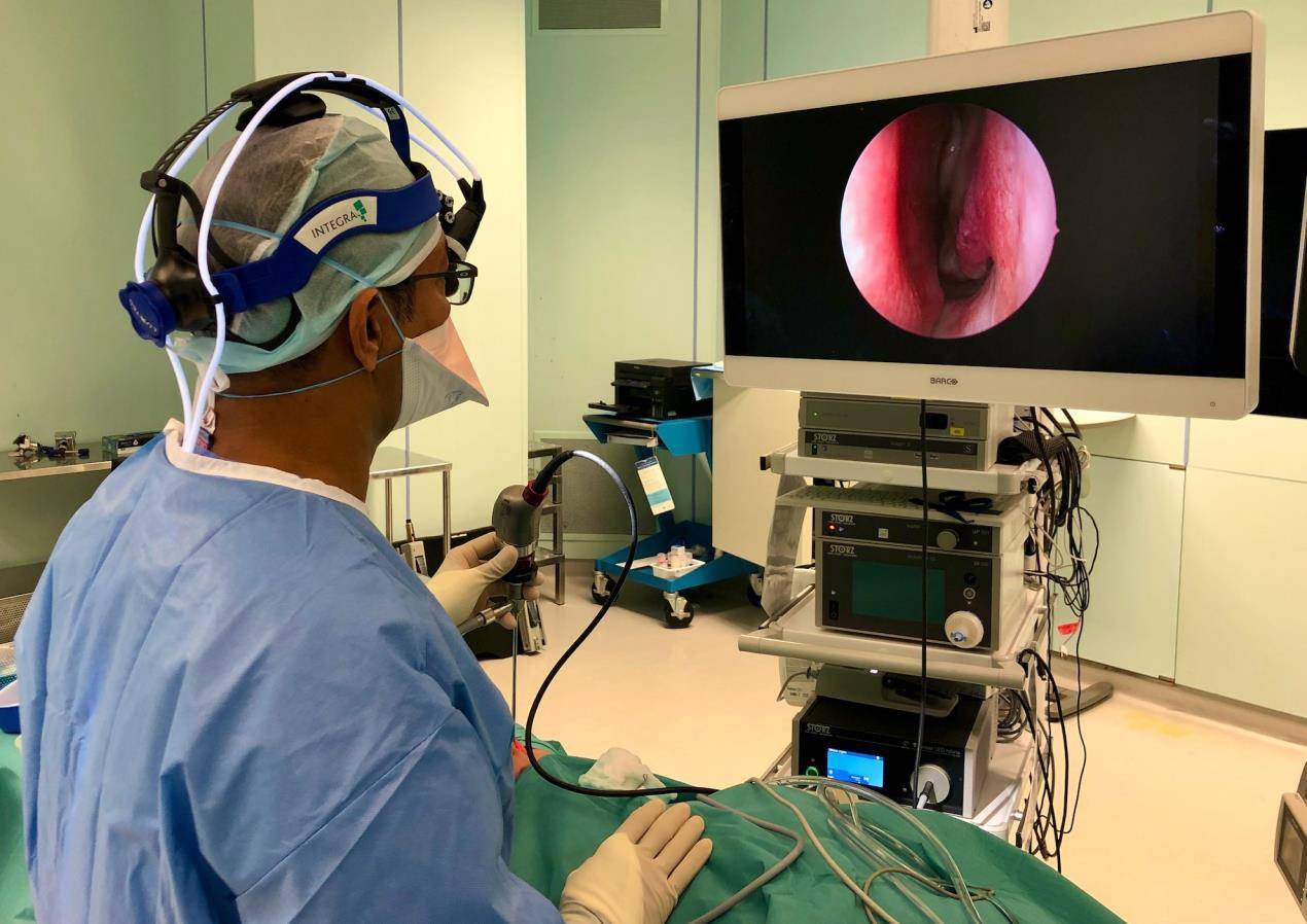  طبيب أنف سعودي ينقذ عين طفلة في العاشرة