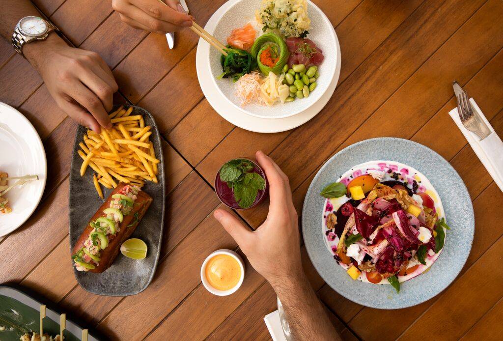 مشهد المأكولات وفنون الطهي المتنامي في دبي يحظى بإشادة وجوائز عالمية