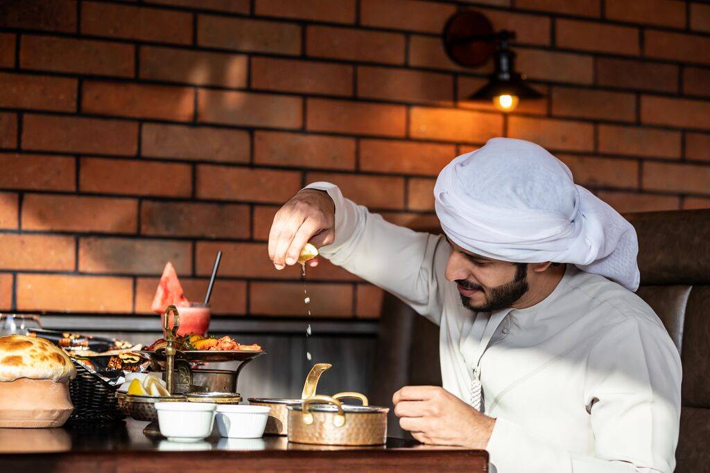 مشهد المأكولات وفنون الطهي المتنامي في دبي يحظى بإشادة وجوائز عالمية