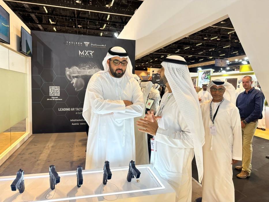 ولي عهد أم القيوين يزور جناح شركة تسليح القابضة في معرض أبوظبي للصيد والفروسية 2023
