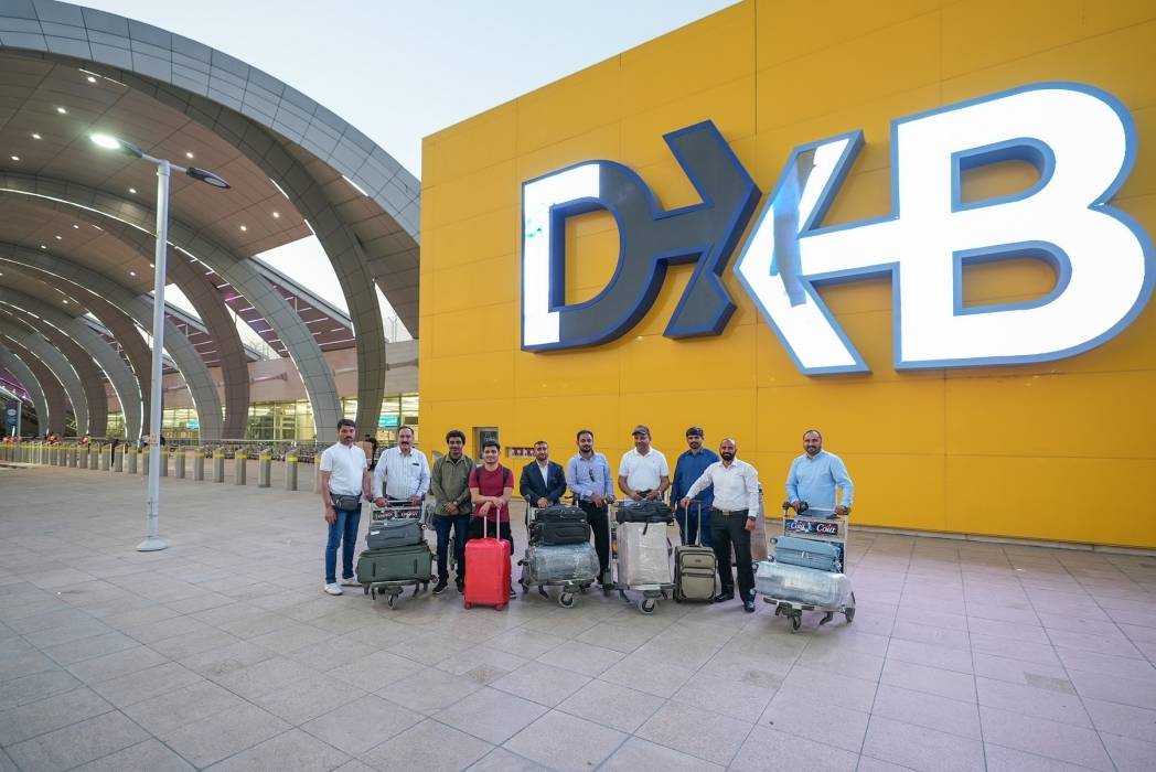 بنك الإمارات دبي الوطني وماستركارد يكافئان سائقي كريم برحلات جوية مجانية إلى باكستان لزيارة عائلاتهم