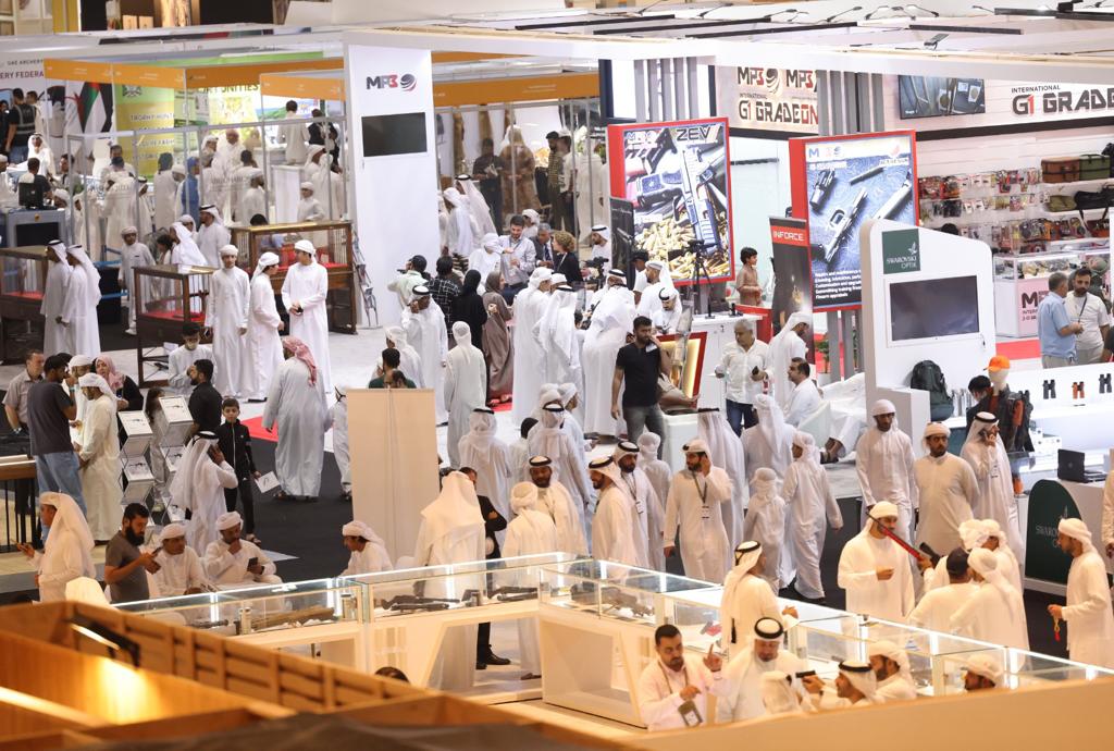 جمهور غفير في أولى أيّام أبوظبي للصيد والفروسية 2023
