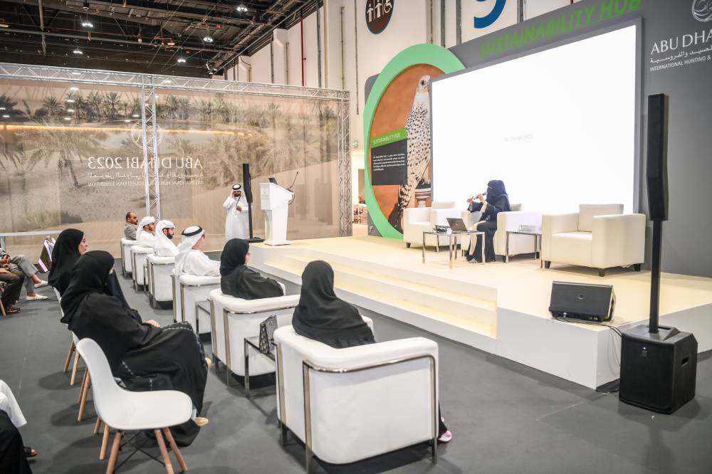 برامج تراثية وثقافية متميزة لنادي تراث الإمارات ولجنة إدارة المهرجانات في معرض الصيد والفروسية 