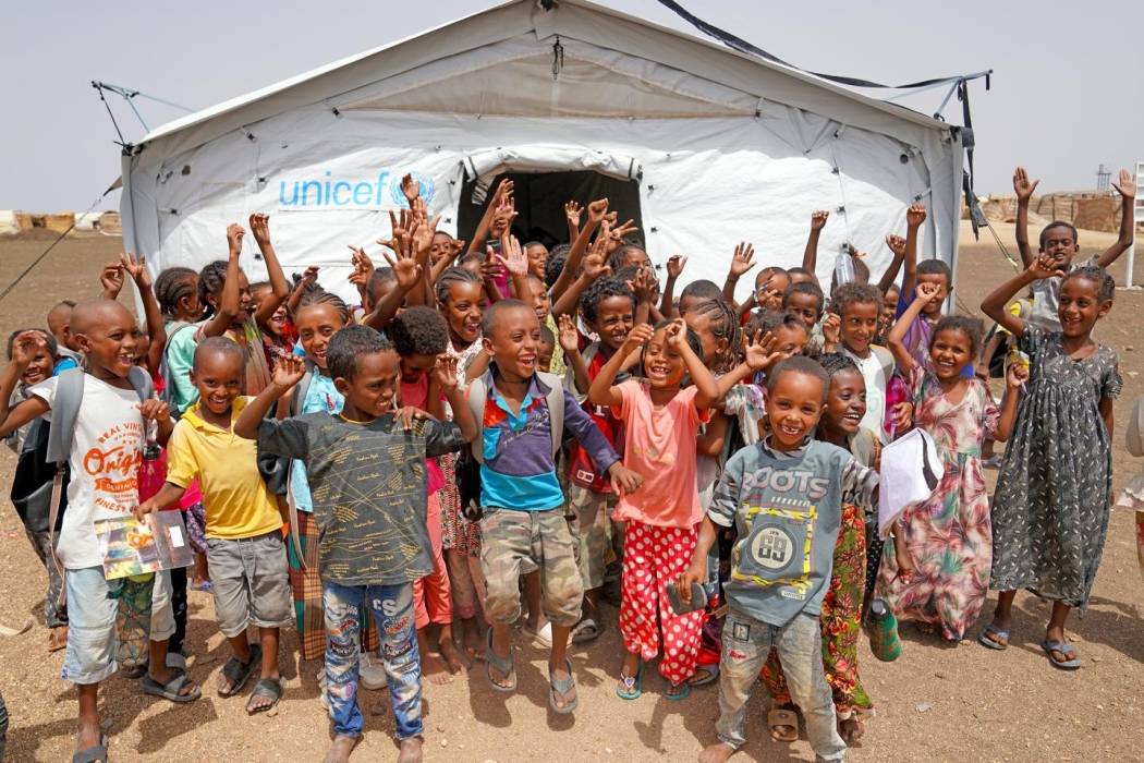 المفوضية السامية للأمم المتحدة لشؤون اللاجئين ومحل الأطفال (بيبي شوب) تطلقان أنشودة للأطفال المتضررين من النزاعات