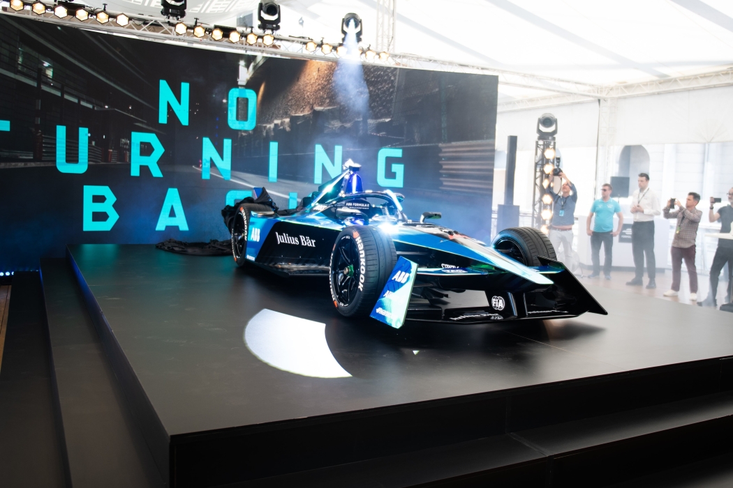 الفورمولا إي تسلط الضوء على انتقال التقنيات من السباق إلى الطريق في اليوم العالمي للسيارات الكهربائية