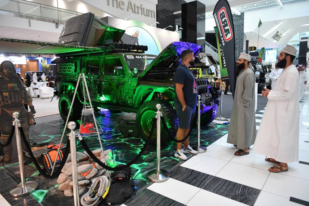 إقبال واسع على مزاد الإبل بمعرض أبوظبي للصيد 2023