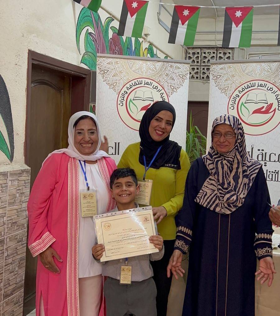 أرض العز تنظمان نادياً للطلبة حول موهبة الرسم في ترسيخ ثقافة الحوار 