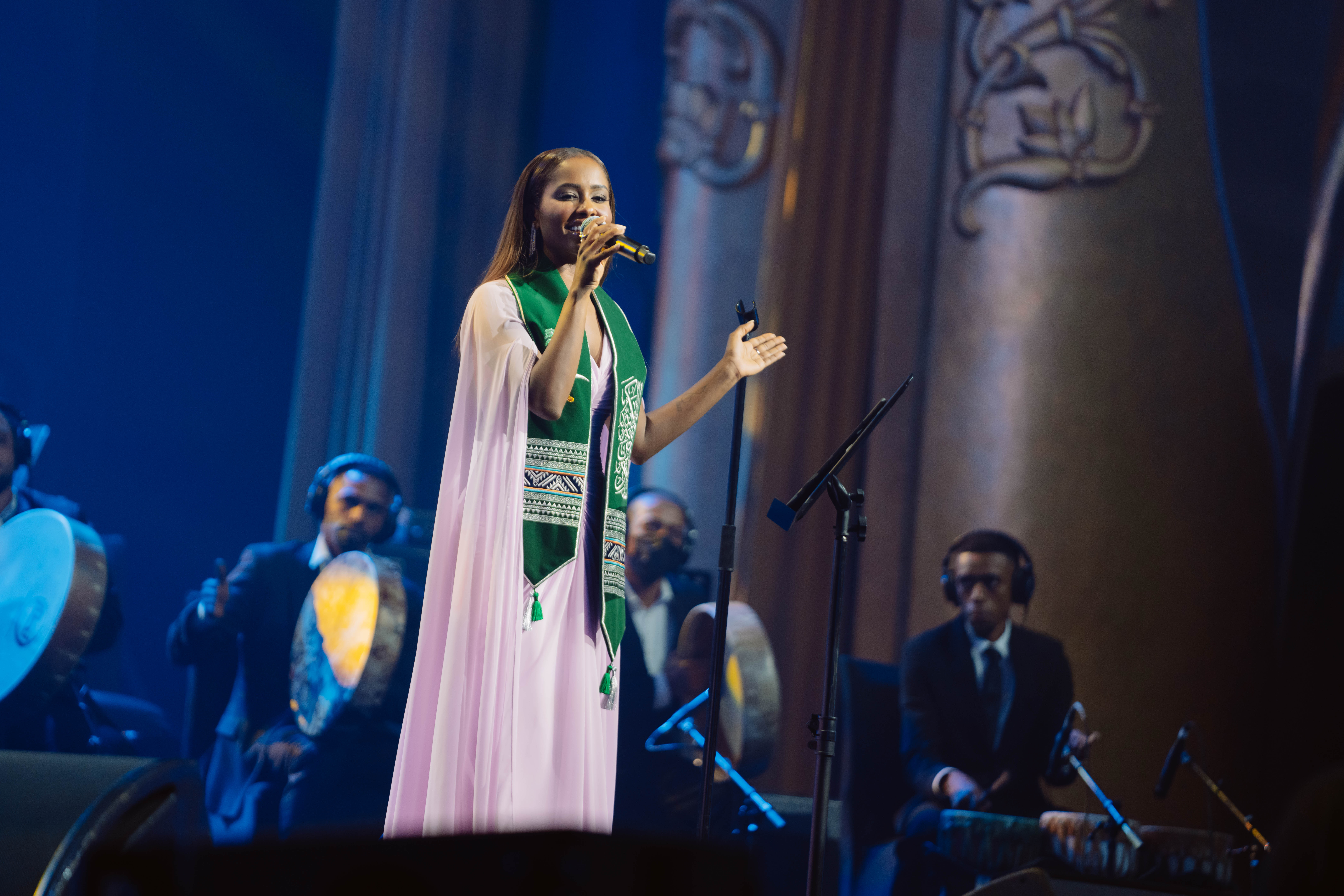 حسين الجسمي وداليا مبارك يحييان حفلاً غنائياً في فندق قصر الإمارات