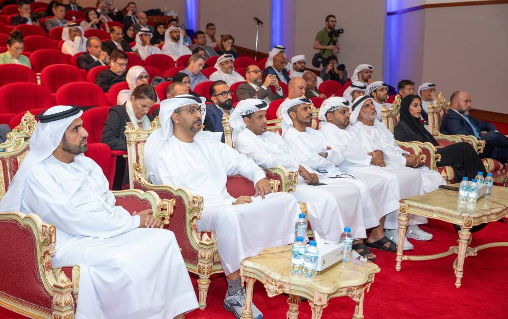 وزارة الصناعة والتكنولوجيا المتقدمة وغرفة أبوظبي يستعرضان في ورشة عمل محفزات النمو الصناعي