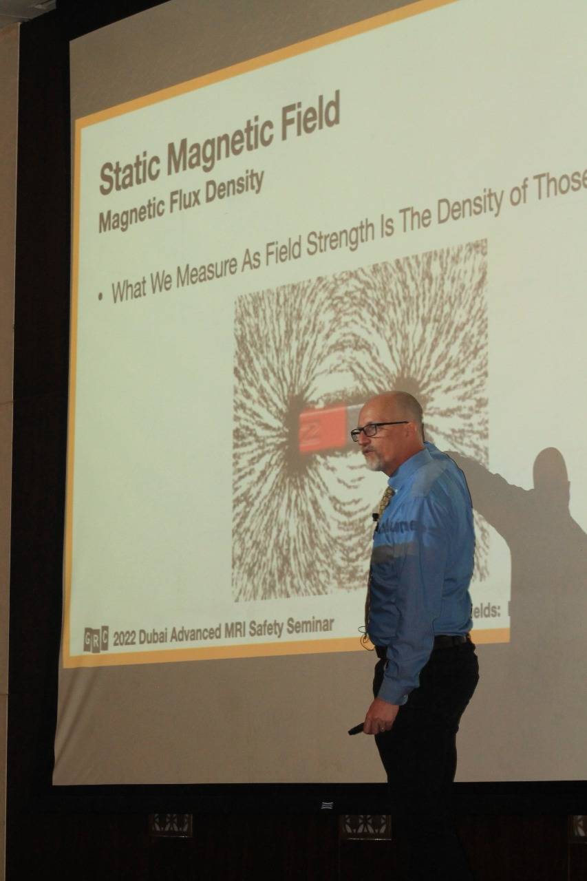 الدكتور أسامة البستكي: نحرص على أهمية السلامة المتقدمة في التصوير بالرنين المغناطيسي وتقليل مخاطرها في مستشفيات دبي ودولة الإمارات