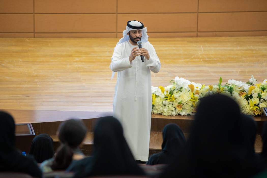 مركز إسعاد الطلبة بجامعة الإمارات ينظم ندوة   طلبة الأمس، روّاد الغد نحو التميز والتطوع