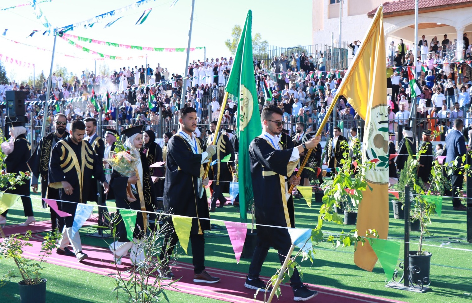 جامعة الحسين بن طلال تحتفل بخريج الفوج الرابع والعشرين من طلبتها.