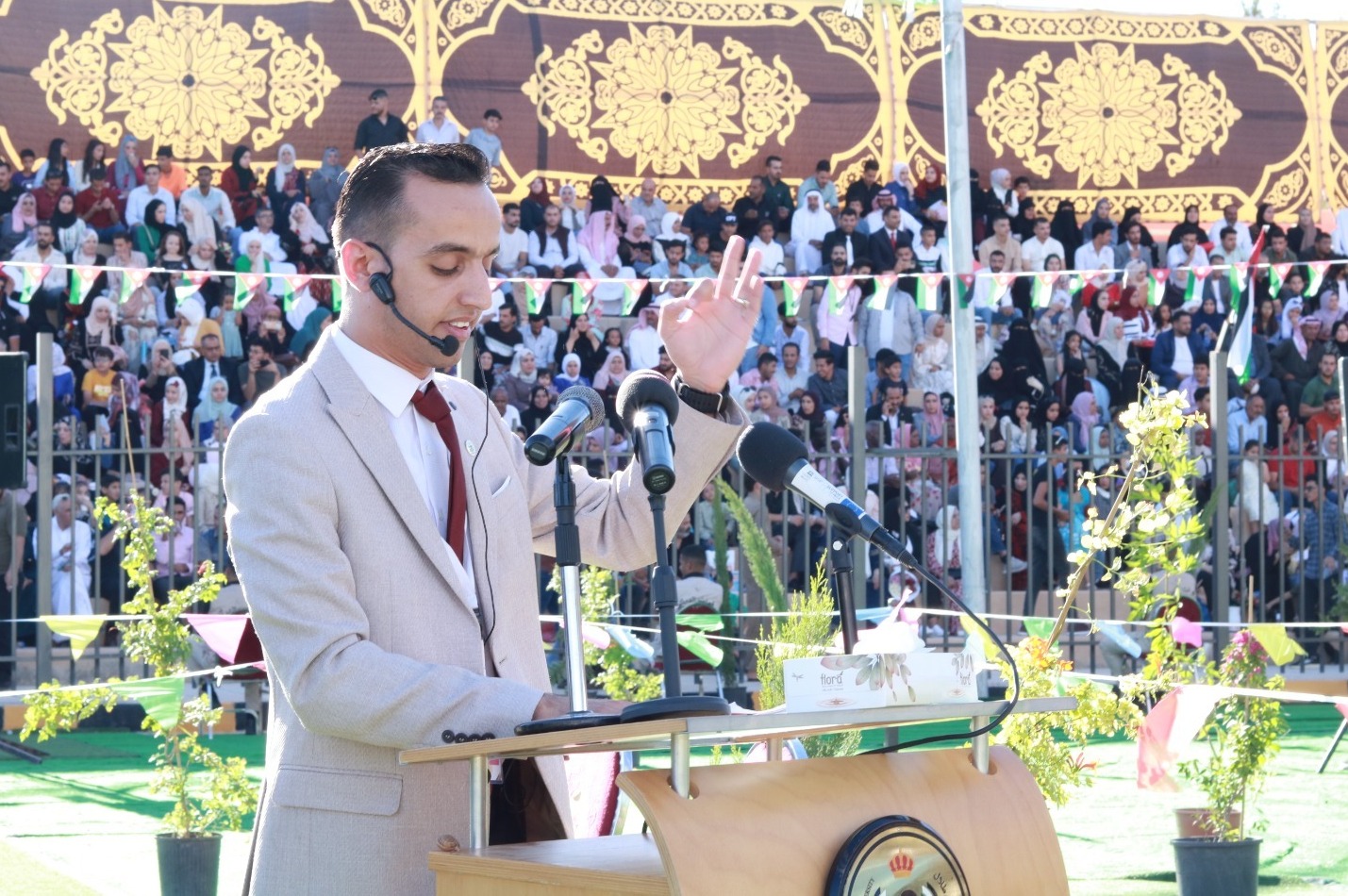 جامعة الحسين بن طلال تحتفل بخريج الفوج الرابع والعشرين من طلبتها.