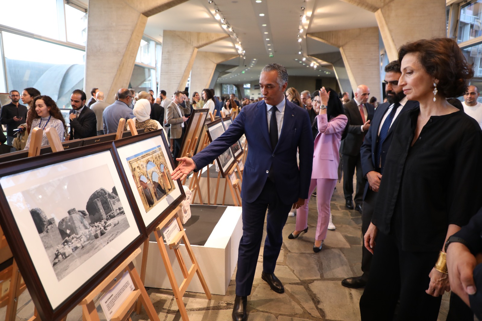 المديرة العامة لمنظمة اليونسكو تشيد بالوصاية الهاشمية على المقدسات في القدس اثناء افتتاح المعرض الاردني للاثار في اليونسكو 