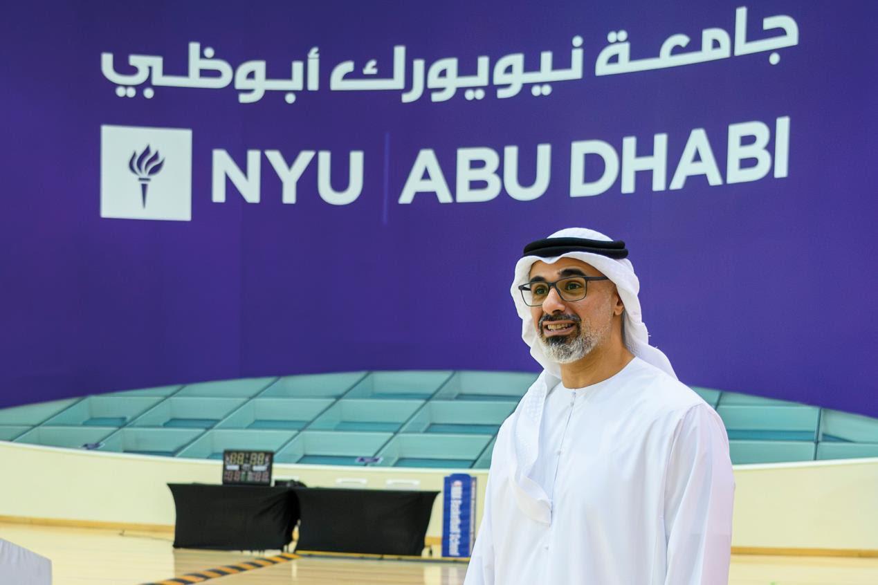 خالد بن محمد بن زايد يلتقي مارك كوبان، مالك نادي دالاس مافريكس لكرة السلة، ومارك تاتوم، نائب مفوض الرابطة الوطنية لكرة السلة الأمريكية تزامناً مع عودة مباريات دوري كرة السلة الأمريكي للمحترفين إلى أبوظبي