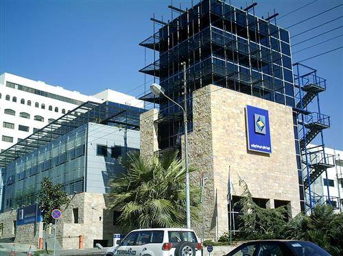 الاردني الكويتي يتبرع بمبلغ 500 الف دينار أردني للهيئة الخيرية الاردنية الهاشمية لشراء أدوية للمستشفيات الفلسطينية