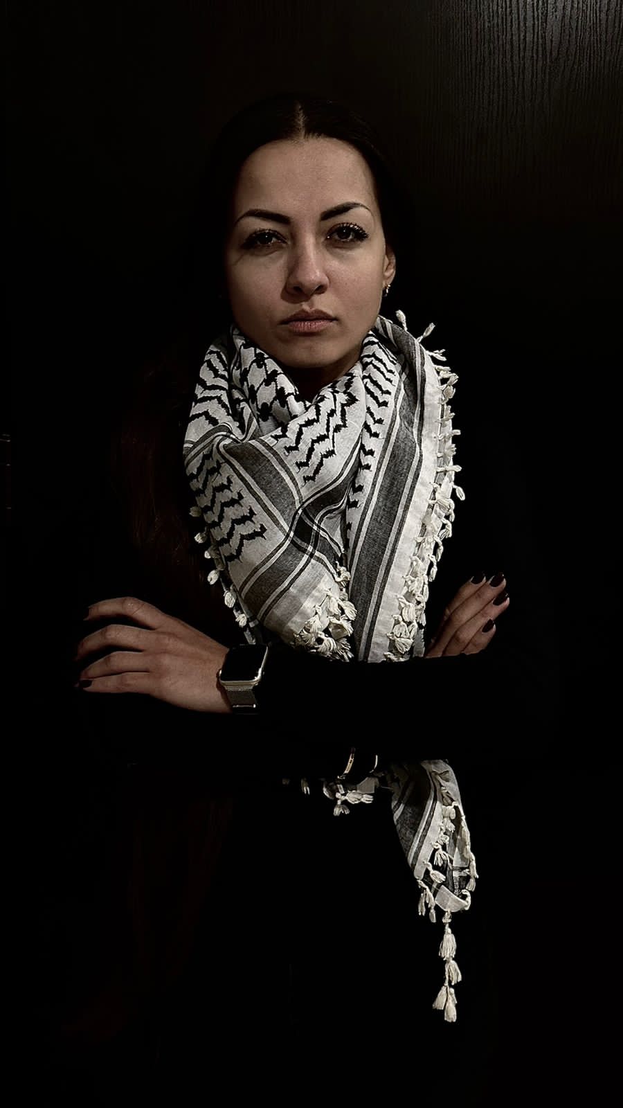 الفنانة الأردنية فيوليتا اليوسف تغني هذه هي فلسطين بثلاث لغات .. فيديو وكلمات