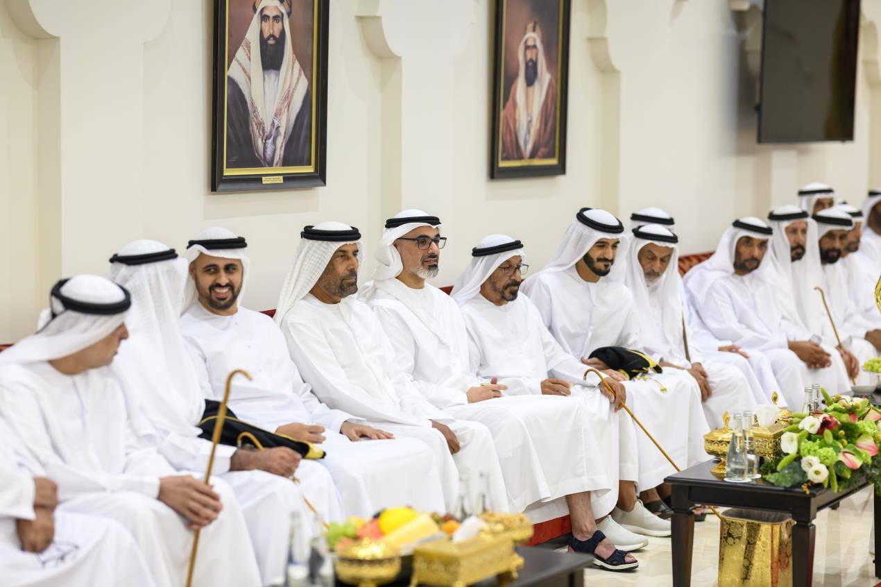 ولي عهد أبوظبي يحضر أفراح الكعبي والكتبي