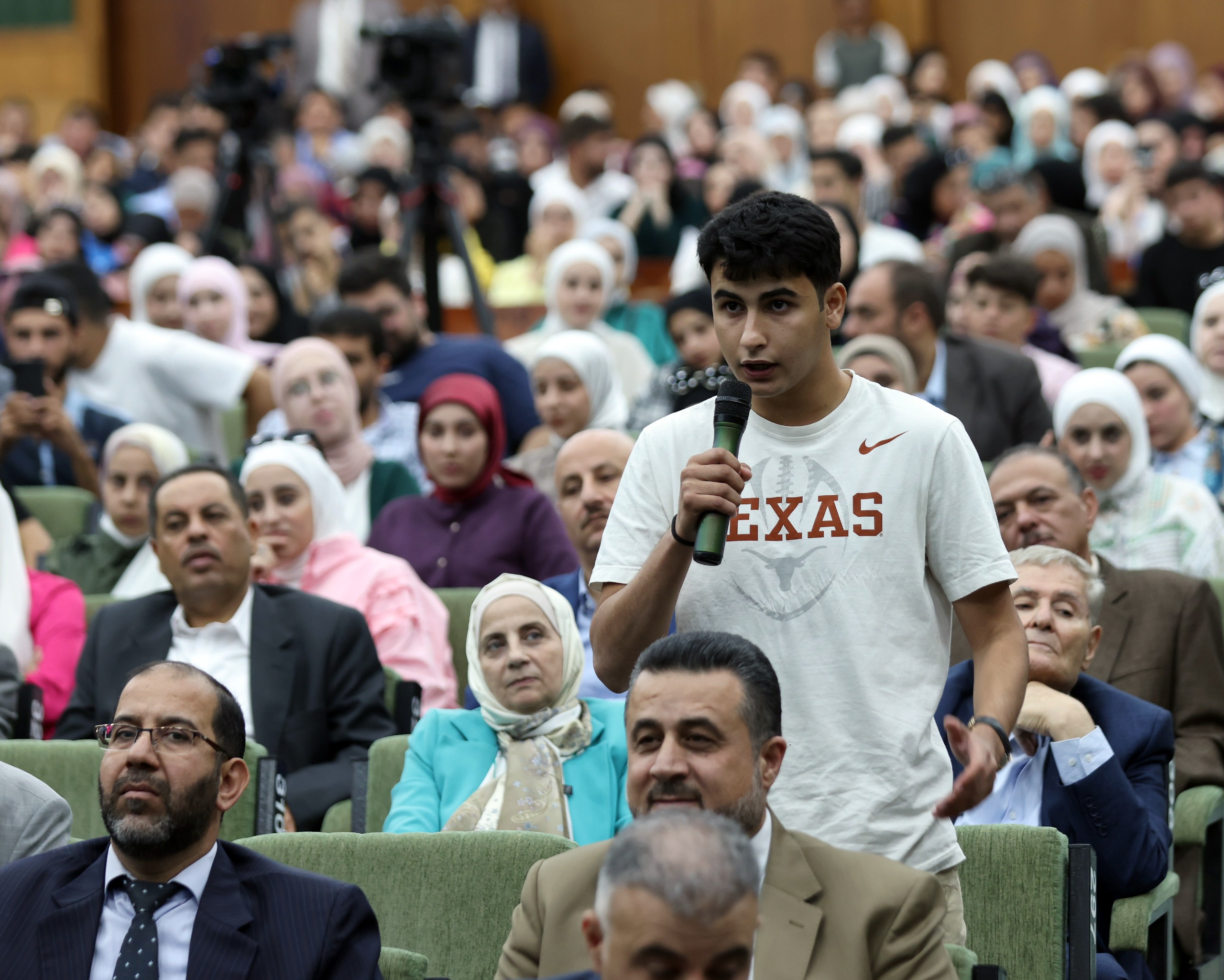 الصفدي: الملك يتحدث بصوت الحق والثبات في الدفاع عن الأشقاء الفلسطينيين ووقف العدوان على غزة