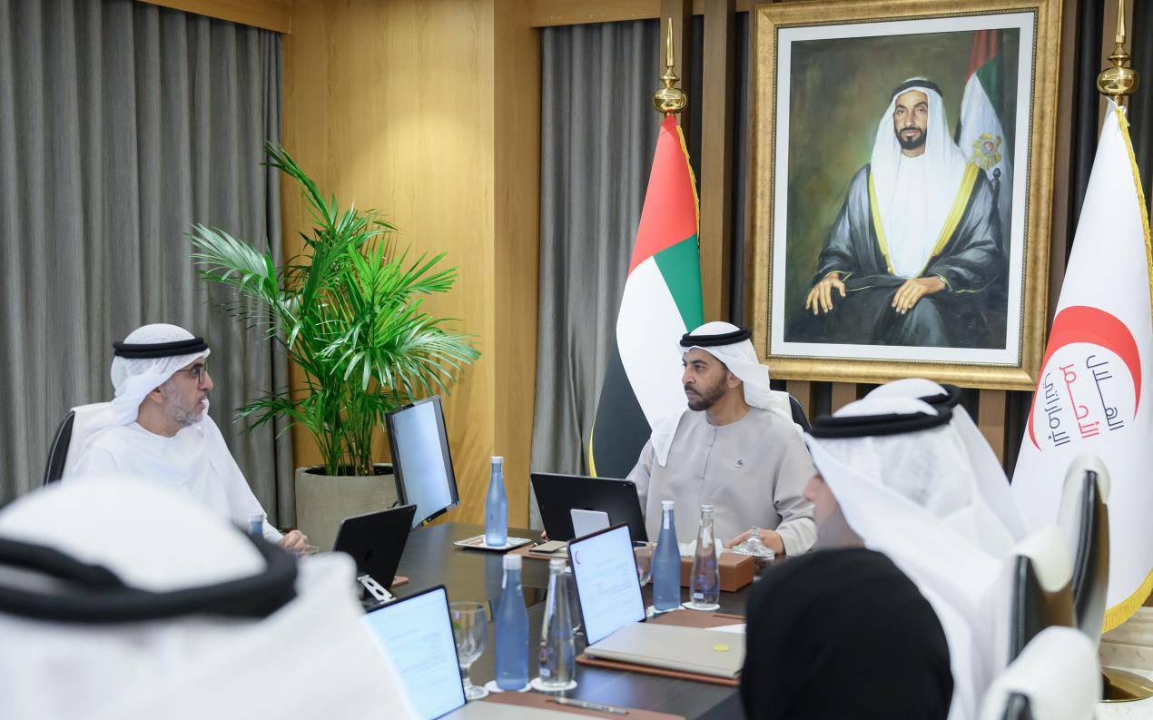 حمدان بن زايد  يترأَّس اجتماع مجلس إدارة هيئة الهلال الأحمر الإماراتي