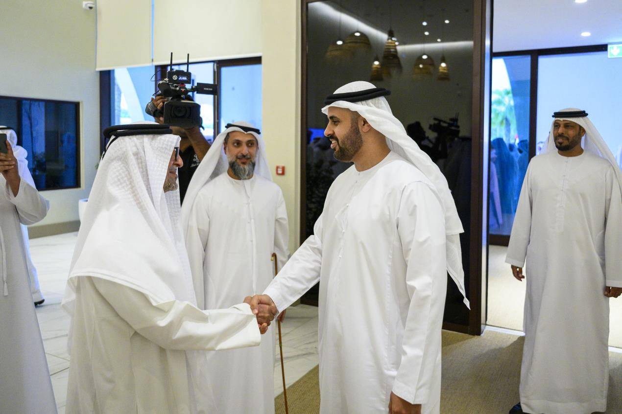 ذياب بن محمد بن زايد يحضر أفراح المزروعي والقمزي