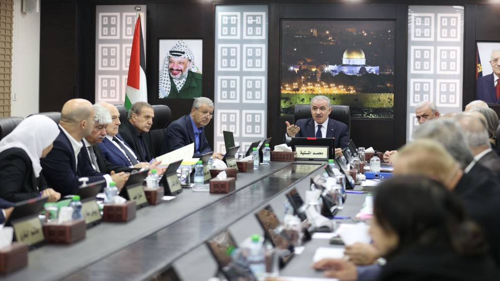 رئيس الوزراء الفلسطيني يدعو إلى تنفيذ فوري لقرارات جامعة الدول العربية