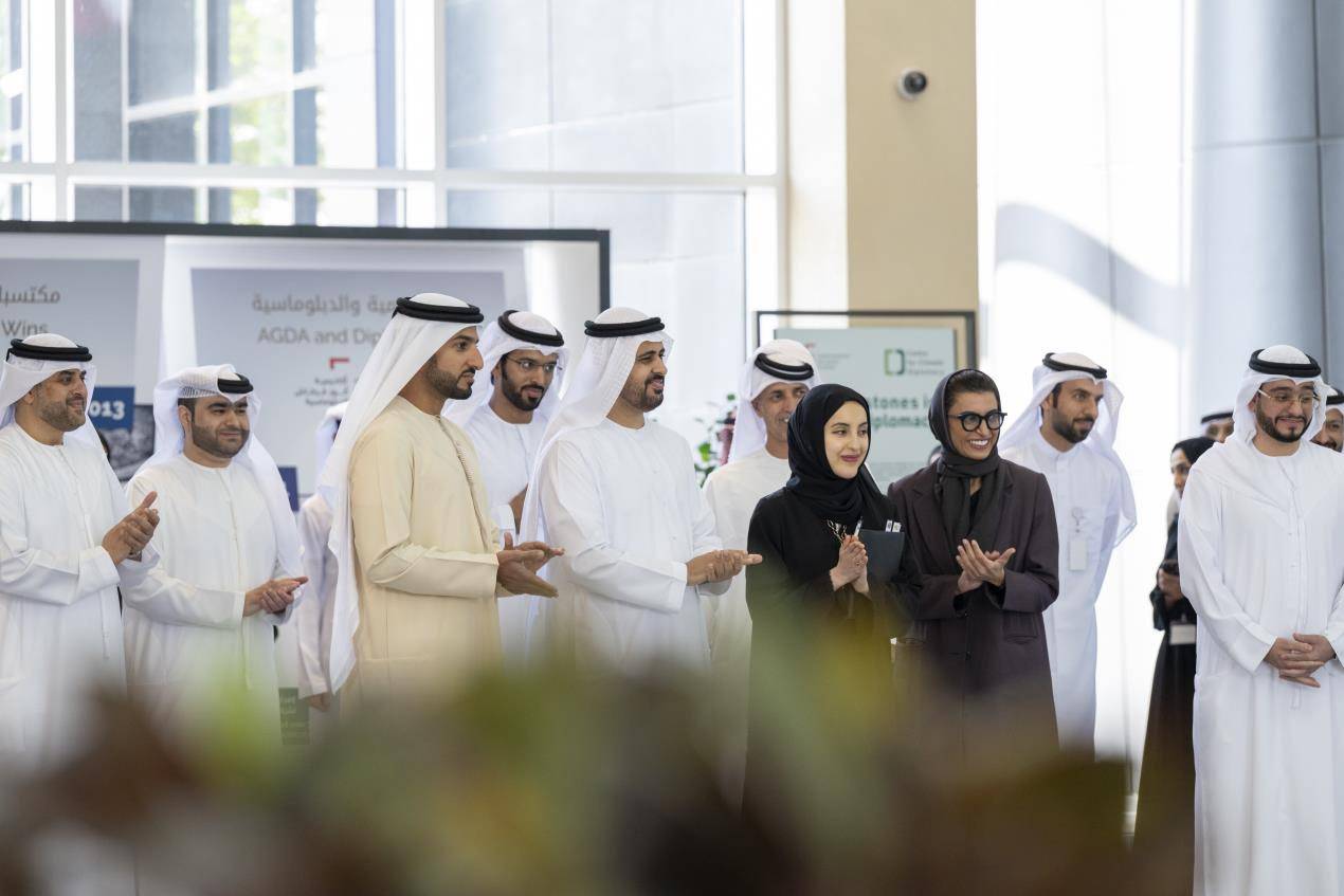 تحت رعاية عبدالله بن زايد وبحضور ذياب بن محمد بن زايد وراشد بن حميد بن راشد.. برنامج القيادات الدبلوماسية العربية الشابة يحتفل بتخريج دفعة من طلبته
