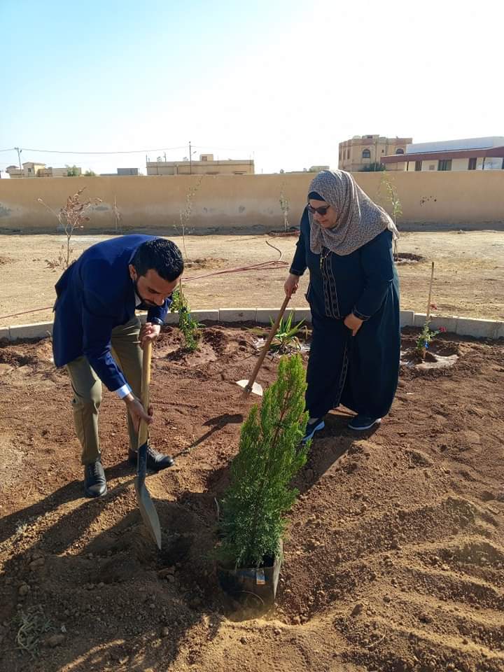 العيسى ترعى مبادرات في مدرسة سبع اصير الثانوية للبنات