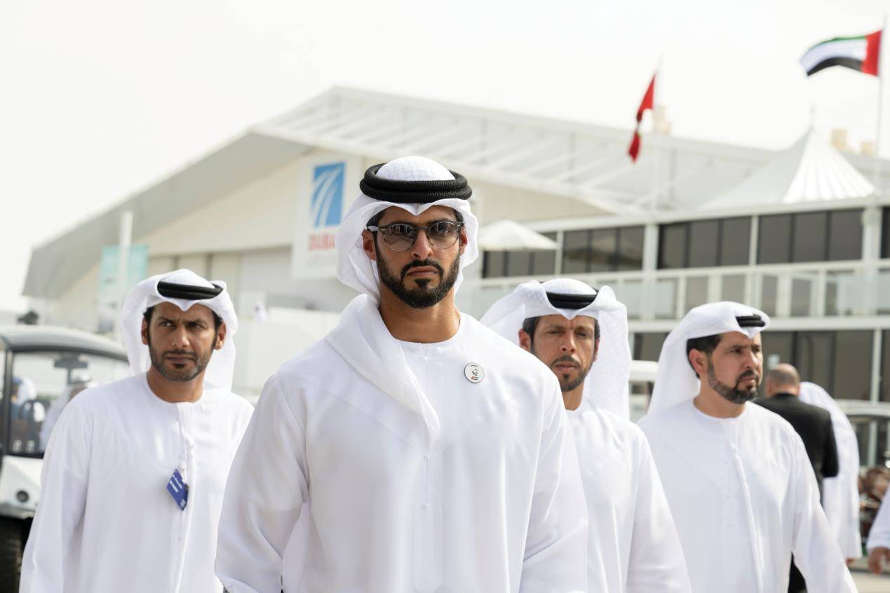 زايد بن حمدان بن زايد يزور «معرض دبي للطيران» 2023