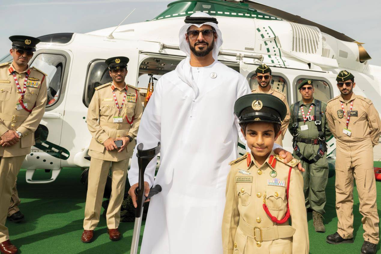 زايد بن حمدان بن زايد يزور «معرض دبي للطيران» 2023