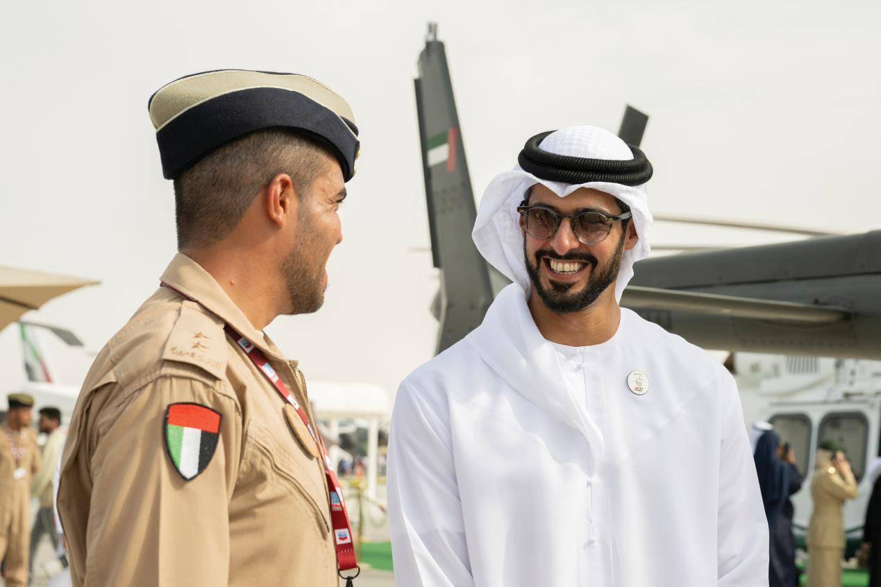 زايد بن حمدان بن زايد يزور «معرض دبي للطيران» 2023