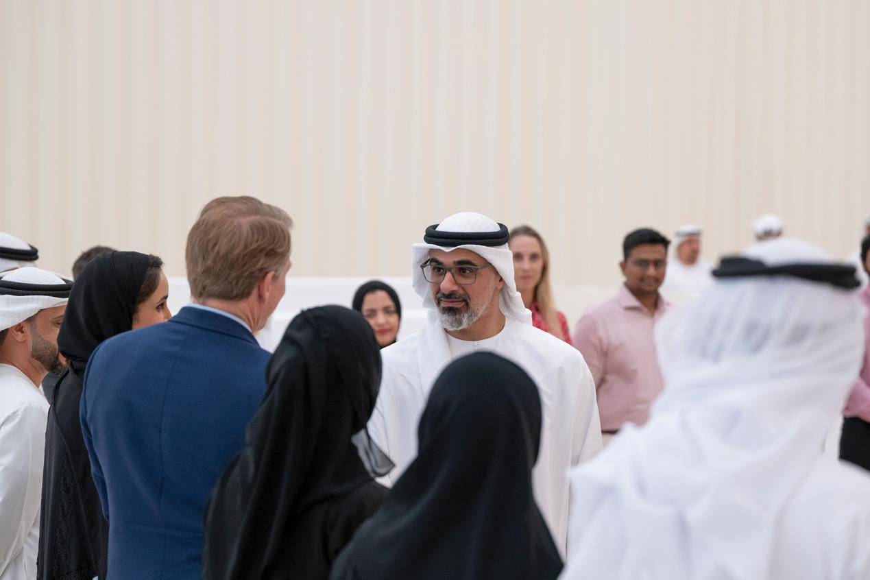 خالد بن محمد بن زايد يستقبل فريق أكتف أبوظبي الرياضي