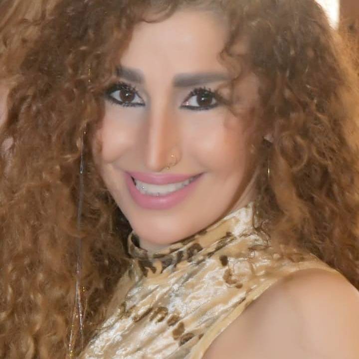بمناسبة اليوم الوطني ال52 للإمارات الغالية  الفنانه فاتن عبد الله تطلق أغنية والله روعه الإمارات