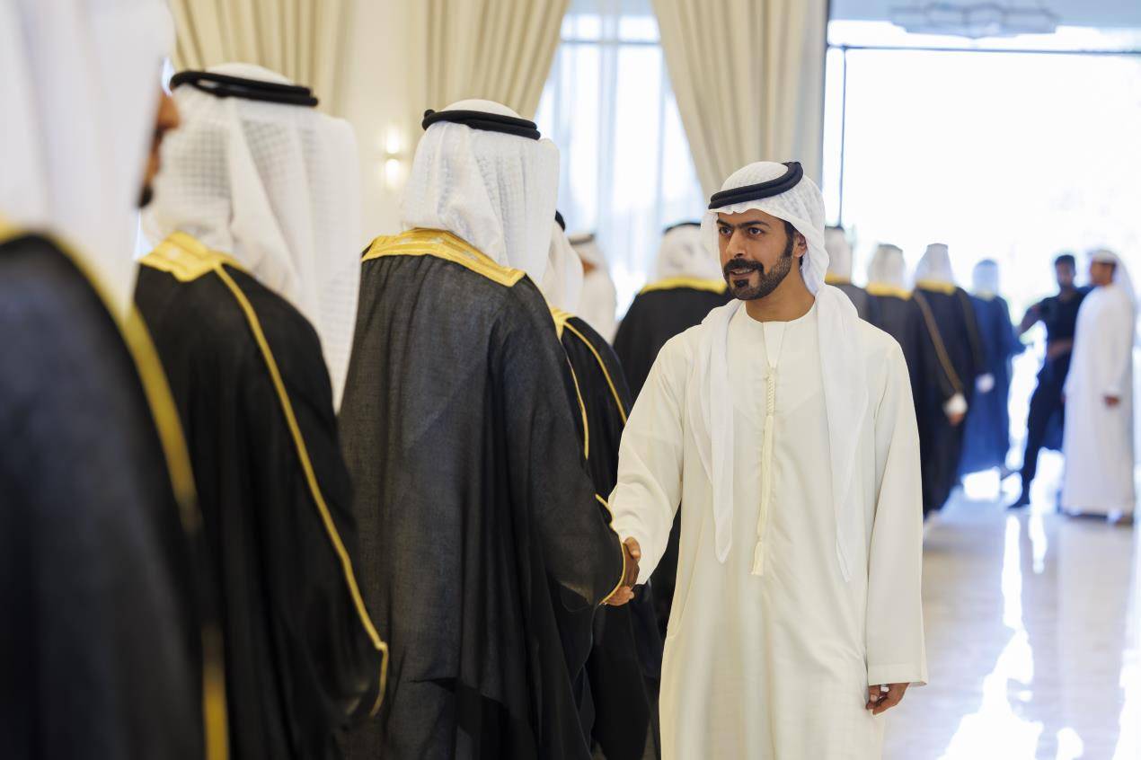 خالد بن محمد بن زايد يلتقي الأمين العام لمنظمة الطيران المدني الدولي (الإيكاو)