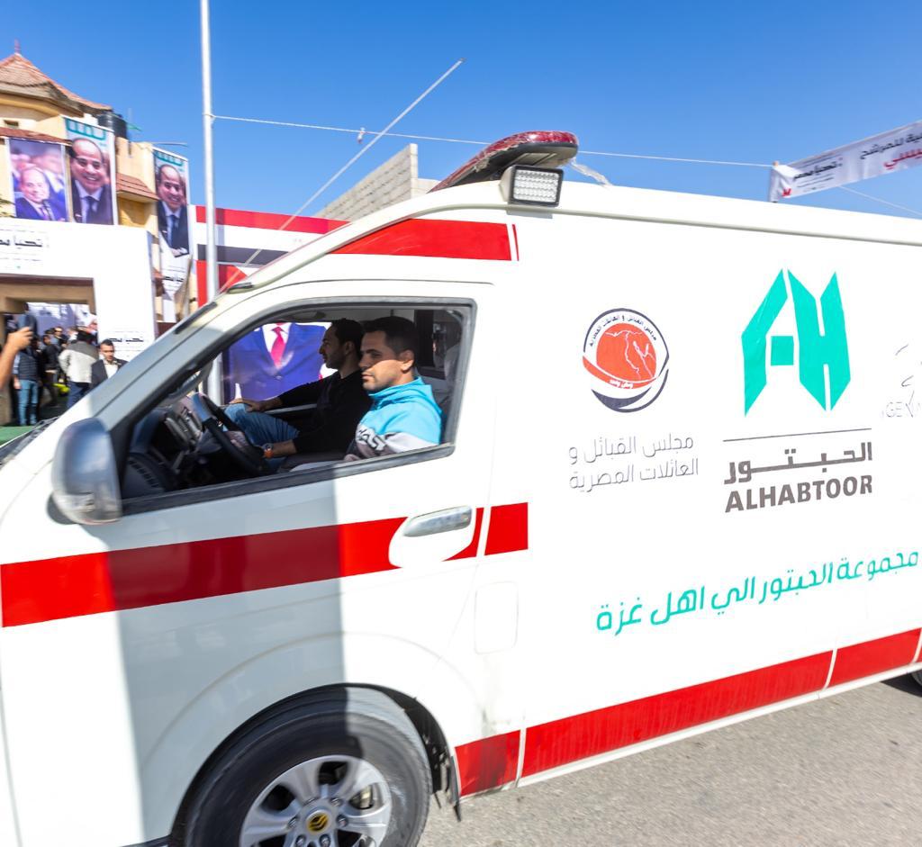 خلف بن أحمد الحبتور يتبرع بسيارات إسعاف لقطاع غزة عبر معبر رفح المصري