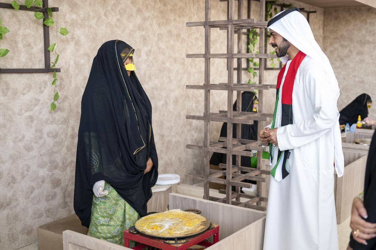 خليفة بن طحنون يشهد احتفال ديوان ولي عهد أبوظبي باليوم الوطني