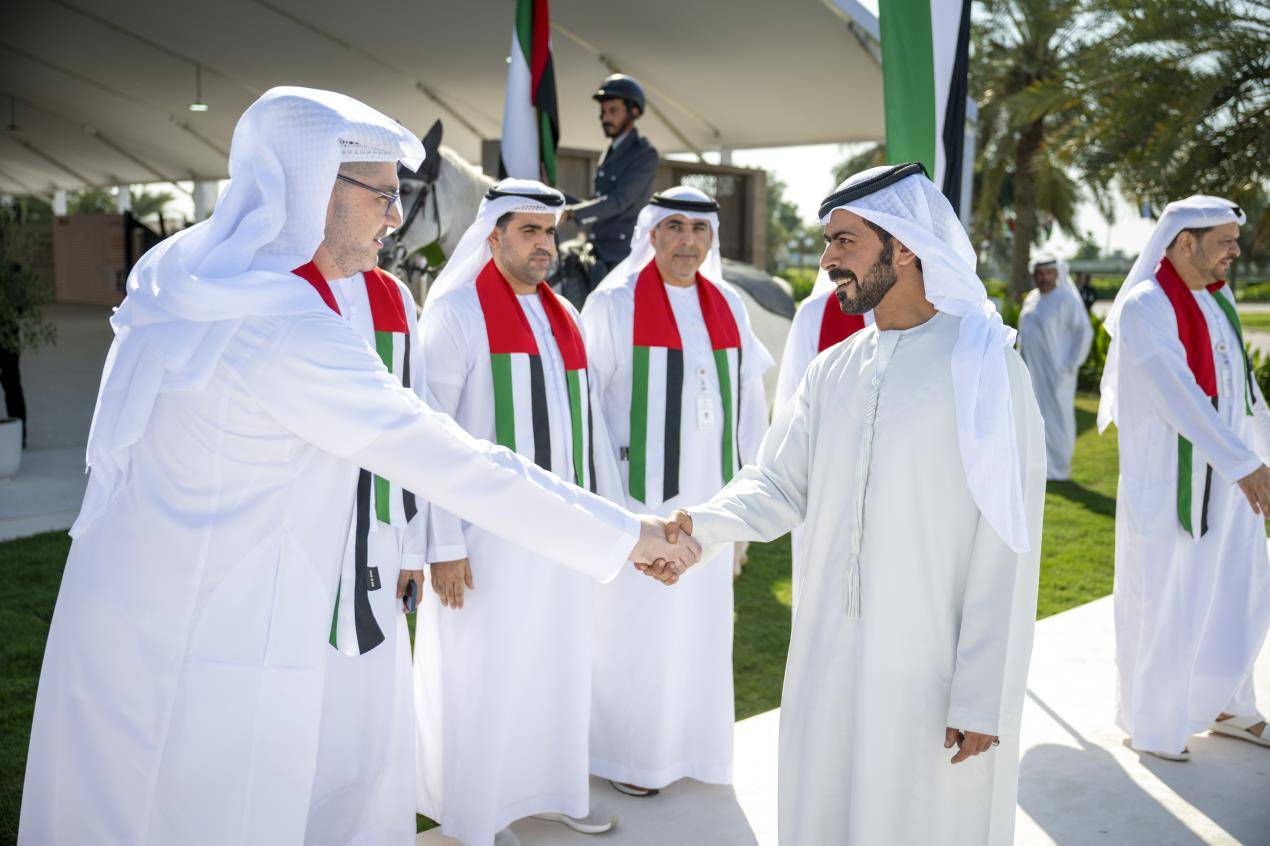 خليفة بن طحنون يشهد احتفال ديوان ولي عهد أبوظبي باليوم الوطني