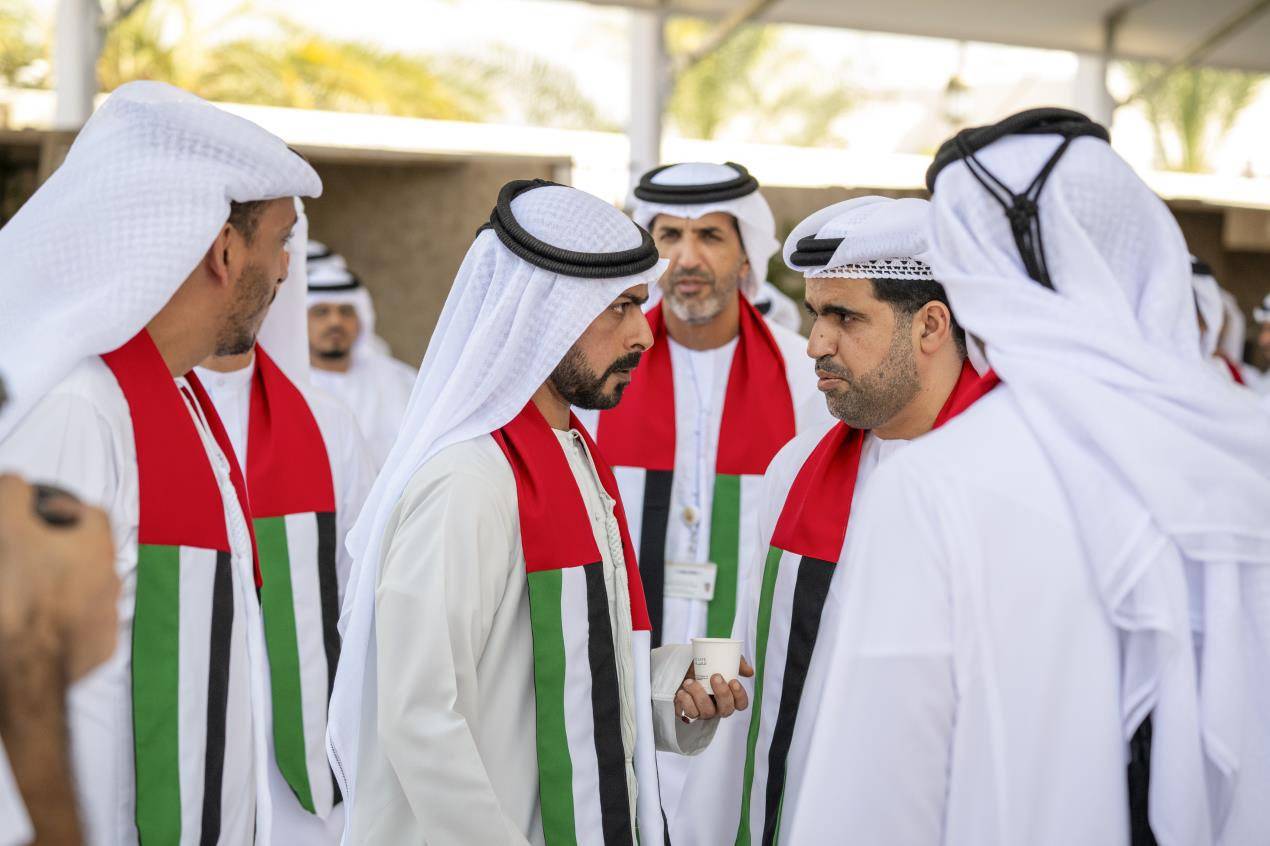 خليفة بن طحنون يشهد احتفال ديوان ولي عهد أبوظبي باليوم الوطني